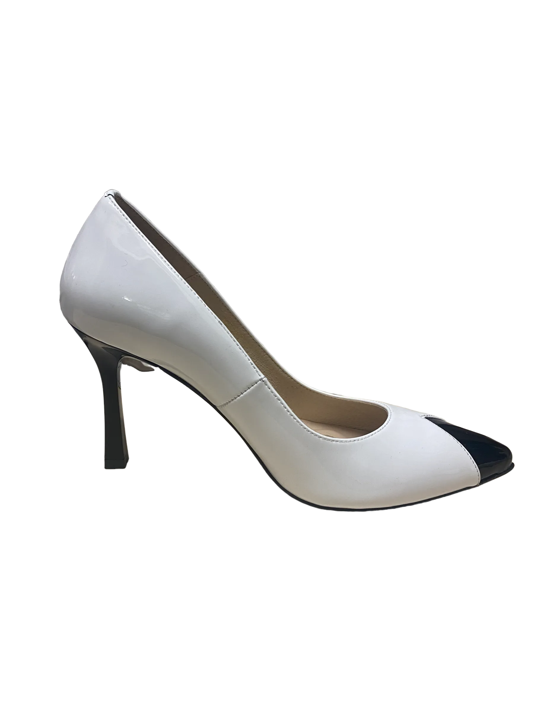 Black and White Heeled Shoe from EMIS: Stylishly Monochrome High-Heel Footwear