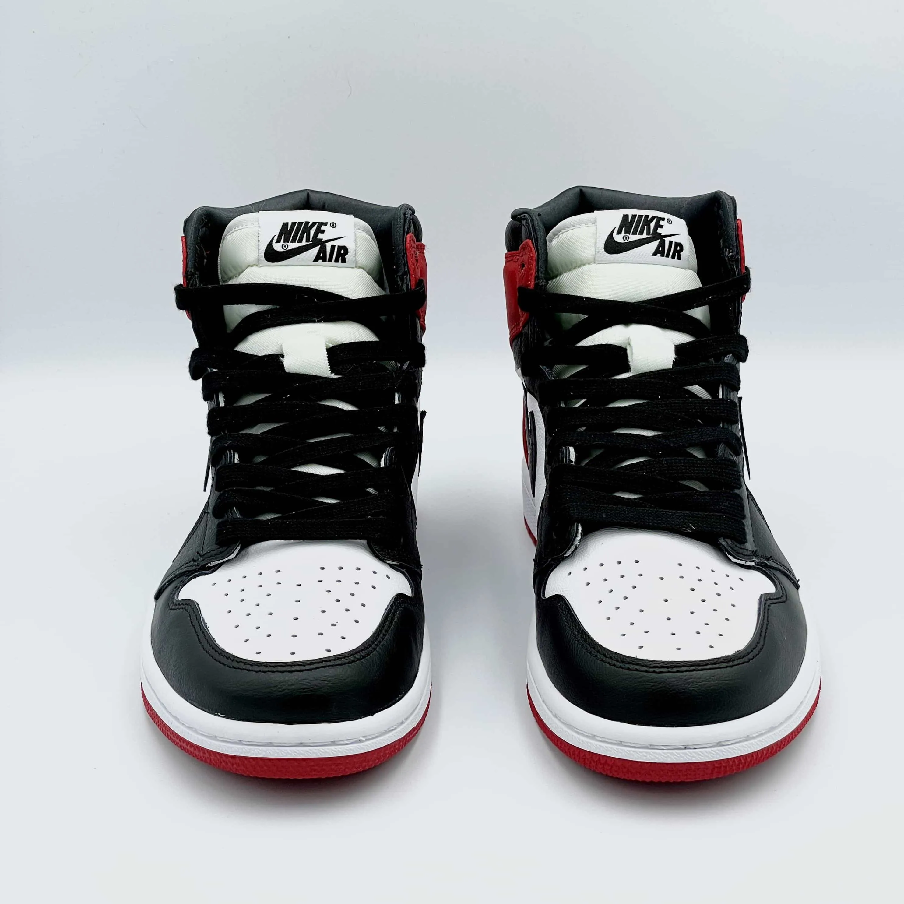 Jordan 1 Retro High Satin Black Toe