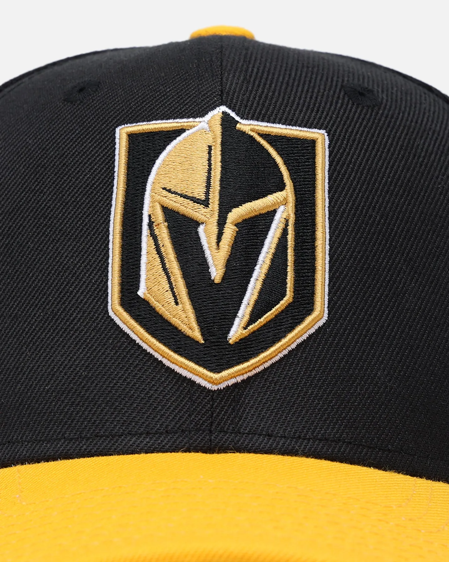 Mitchell & Ness Vegas Golden Knights Enter The Dragon Pro Crown Snapback Black/Ochre