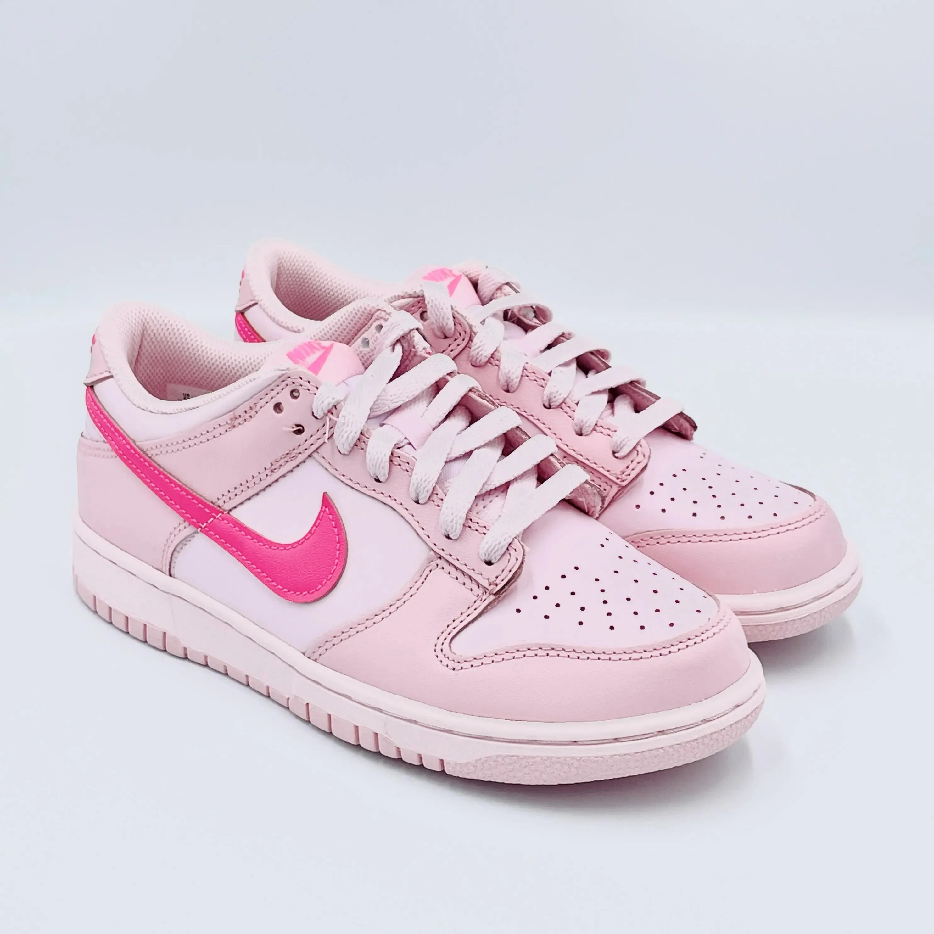 Nike Dunk Low Triple Pink