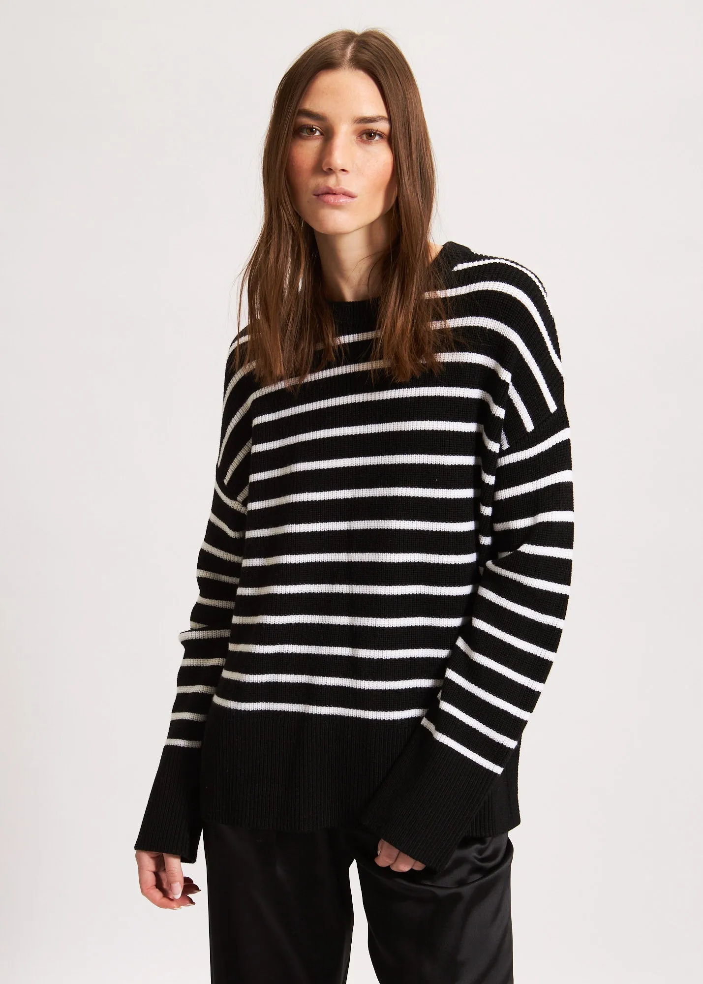 OVERSIZED STRIPED CREWNECK