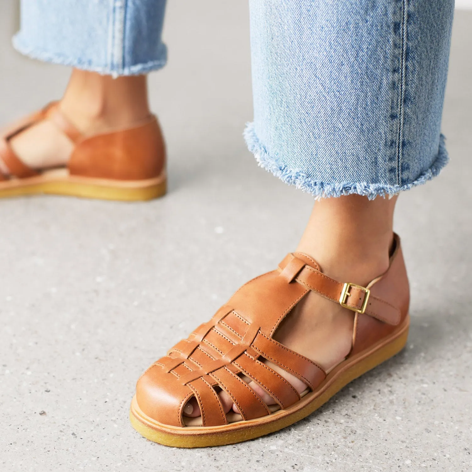 Womens Leather Fisherman Sandal - Tan